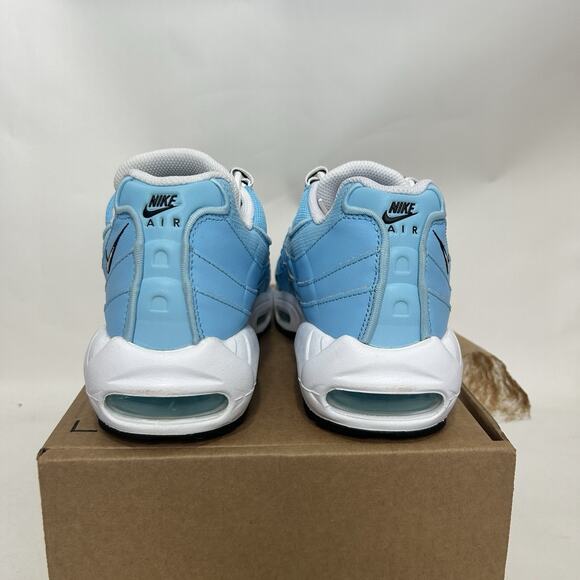 Athletic_Shoes